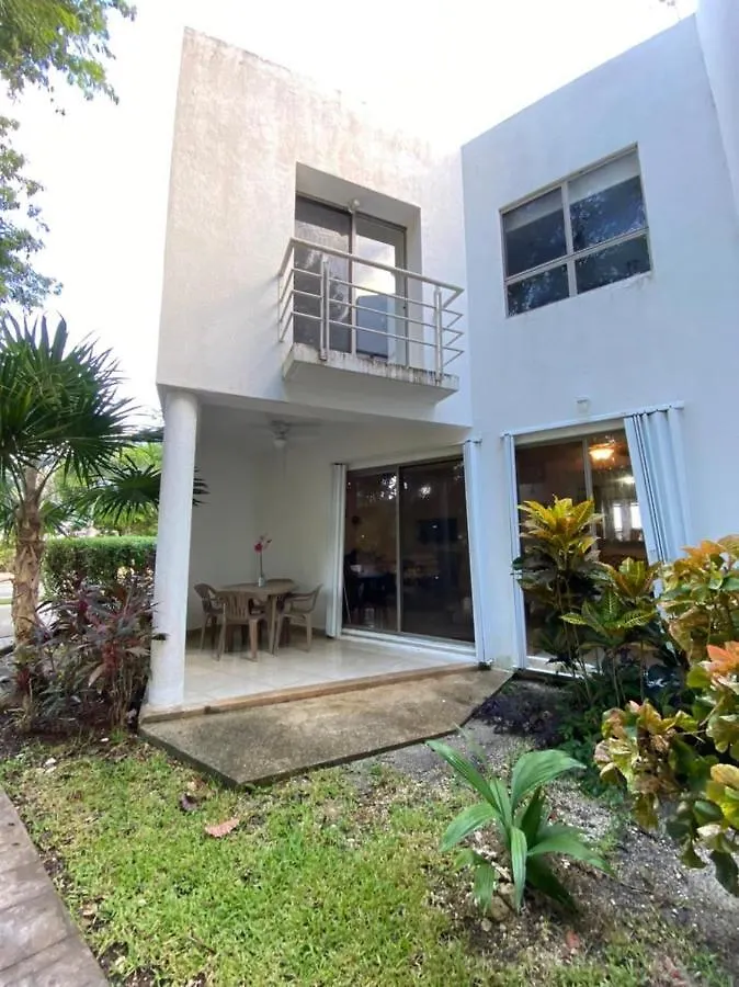 別荘 プレヤデルカーメン Residencial Bali Casa Mariposaヴィラ